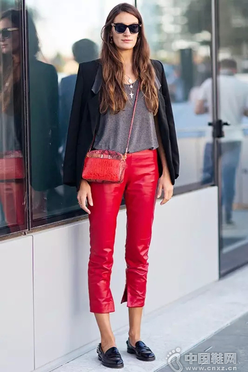 ������Ѱ��� ���ĳ���ʾ���ָ�Ь����