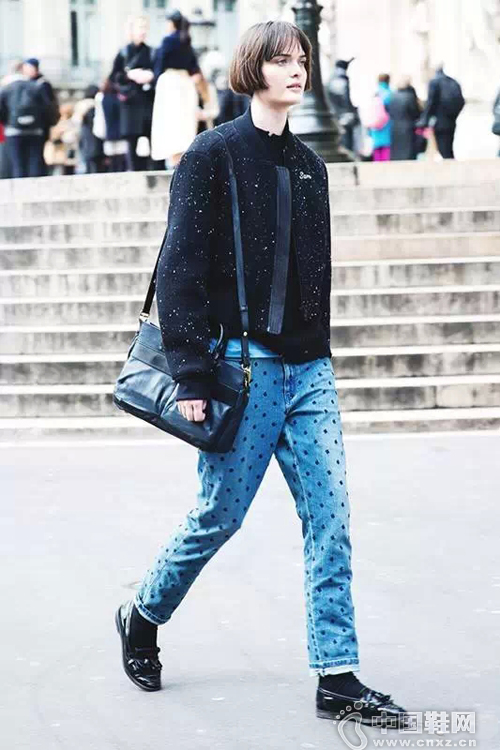 ������Ѱ��� ���ĳ���ʾ���ָ�Ь����