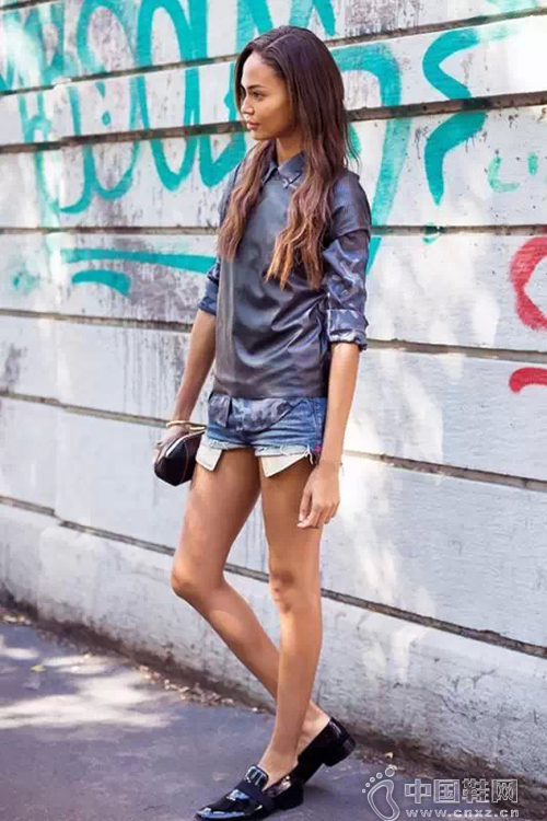 ������Ѱ��� ���ĳ���ʾ���ָ�Ь����