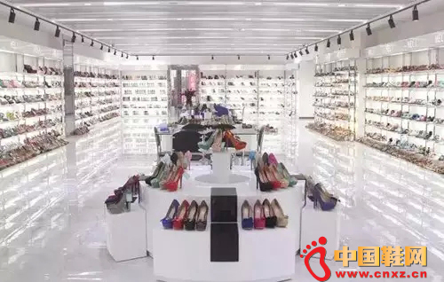 ȫ��Ьҵ�ɹ���ѡվ �Ƹ�����ײ�ȫ��������ҵ