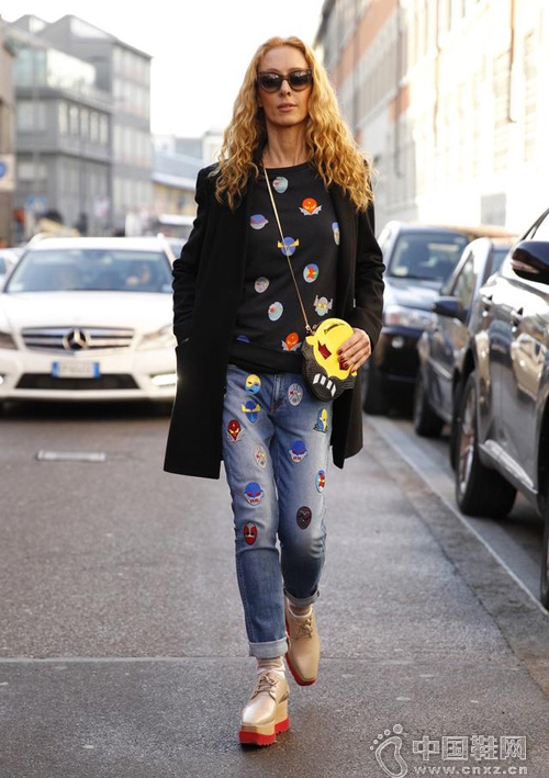 ����ʮ��ţ�п� ����Ϳѻ����ʱ��̬��