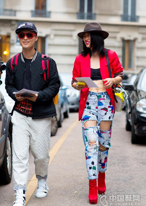 ����ʮ��ţ�п� ����Ϳѻ����ʱ��̬��