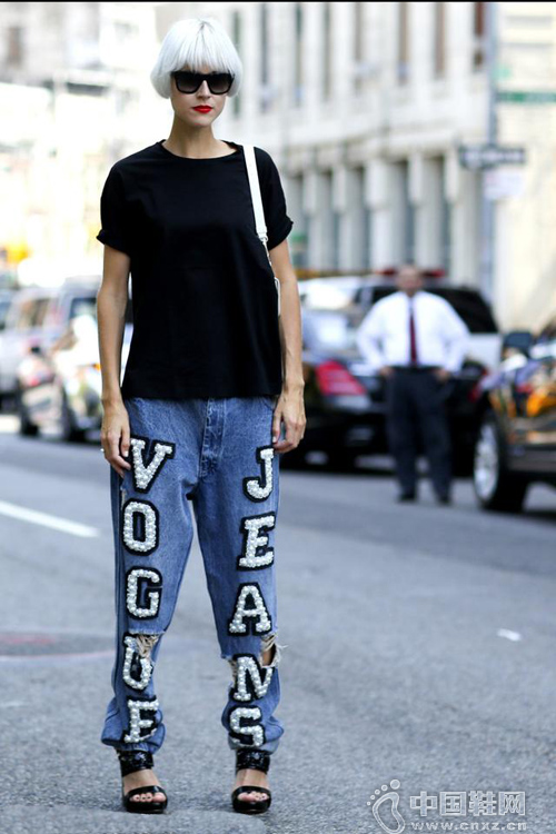 ����ʮ��ţ�п� ����Ϳѻ����ʱ��̬��