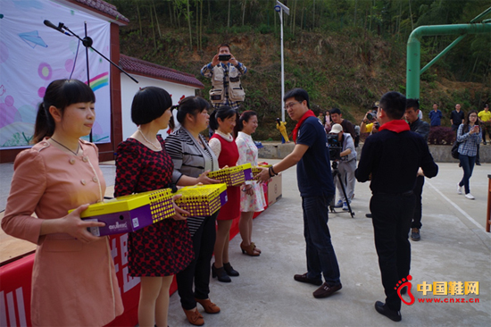 ��˼QƷ�ƴ���Ϊ��ʦ�ǰ䷢ʱ��ŮЬ