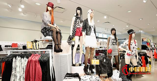 ȫ��ڶ���ʱ�о�ͷH&M����������������ԭ�Ϲ�Ӧ�̵���顣H&M�ƣ���Щͨ����������Լ������ù���ȫ�Ĺ����͹�Ӧ�̽��ܵ���������ø��ඩ����H&M��˾�ƣ��ڽ������֮ǰ�������պϸ�Ӧ������ɹ��ķ�װ��ռ��50%��