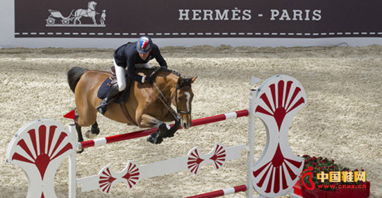 �������գ�������(Herm��s)������ʢ���ڰ����ʹ������͸�������ݶ��½�Ļ����Ȼ���մ�ͳ����֮����һ���������ư������Ĺ���չʾ��