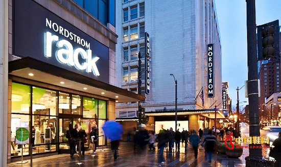 ����Ѹ�ٷ�չ�������ۿ���Ʒ�����Ѿ���B2B����������������ȫ�Զ���������ҿ��Բɹ�Ʒ�ƹ�ʣ�Ŀ�档���ȫ��ƽ̨����InTurn�����Ѿ��ɹ�����һЩ�ߵ�����ҵͶ���ߣ����������ݳ�Ʒ�ۿ���վBluefly�Ĵ�ʼ��Ken Seiff���Լ���Tommy Hilfiger��Michael Kors��Ϊʱ�о�ͷ�Ĺ����Ͳ����֡�ʱ��Ʒ��Ͷ���˲���塣