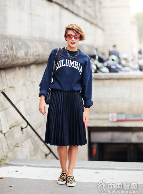 �����³��ر�������ȹ������������