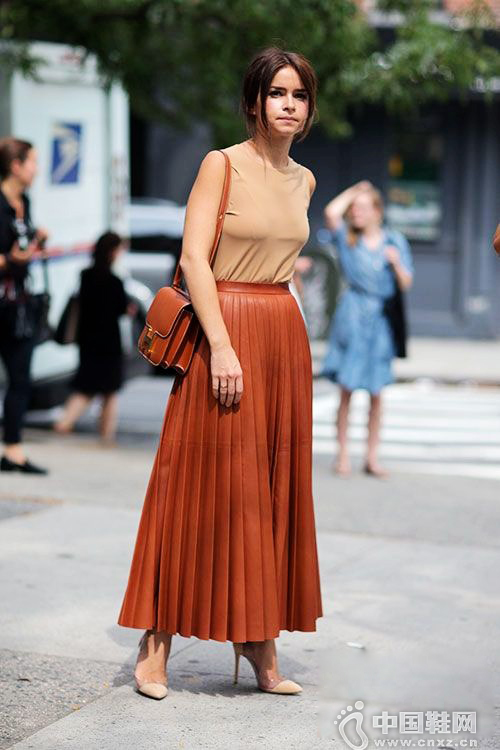 �����³��ر�������ȹ������������