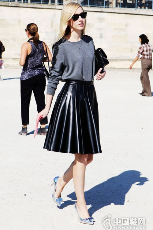 �����³��ر�������ȹ������������