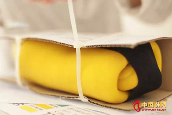 ���˵���Ь�����ڻ��С�������ѥ����