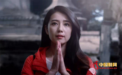 ���Ჴ����ʥ������ǰ�������ĸ�ɽ�ϡ��ϵ���Ⱥ�У���ԲԲ����ϸ���˵�����Ƽ�ɵ��Ĺ��¡�