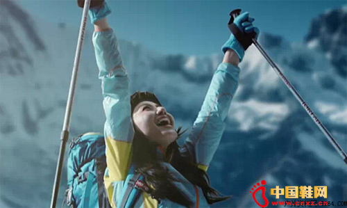 ���Ჴ����ʥ������ǰ�������ĸ�ɽ�ϡ��ϵ���Ⱥ�У���ԲԲ����ϸ���˵�����Ƽ�ɵ��Ĺ��¡�