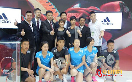 �۲죺���ϴ�˹��Ʒ��װ��������д���