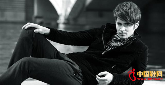 ϲѶ���羳�������߾Ȼ��ݳ�Ʒ��վ