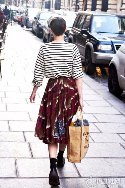 ���ĳ���ʾ��T��+��ȹ �����ͷ���������