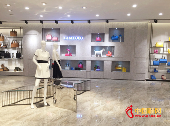 ����ūƷ�Ƶ꣬�۳ҿ�ʱ�з籩�캣