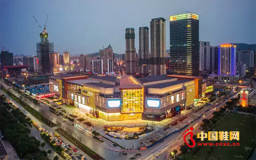 ����˵�������г�������ҵ���ᣬ������ͬ���£����й���ͬ�ʹ��ϵı�ʯ��