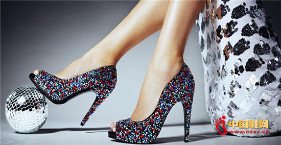 ����ѷЬ�����Zappos�����������פ��ݸ