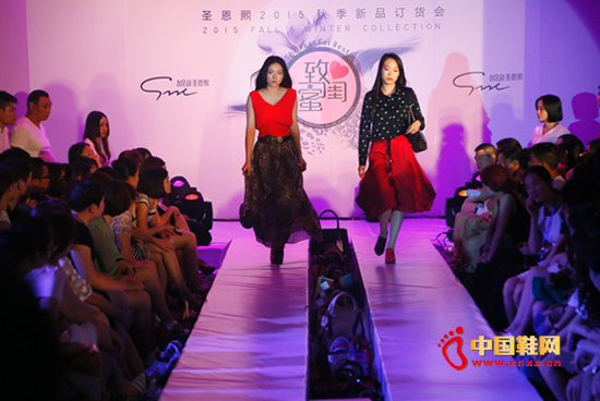 ��ʥ����2015�＾��Ʒչʾ��