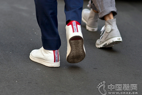 ����ʱװ�ܳ������Ь������