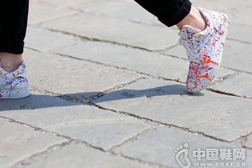 ����ʱװ�ܳ������Ь������