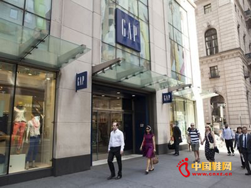 �������ռ����������¸���(Gap)���Ϻ���(Old Navy)����Ʒ�ƽ���ŦԼʱ���㳡�����µꡣ���żƻ�������Ʒ�Ƶĵ�ַ�ֿ���Ӫ���⽫ȡ��Ŀǰ��Toys 