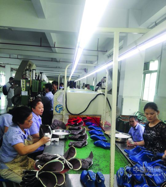 �Ʋ�һ��Ь���ڣ����ڹ����Ĺ��ˡ�