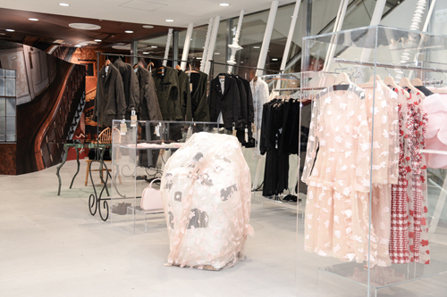 DOVER STREET MARKET GINZA ����ʱ������