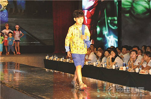 ��ΰЬ������Ʒ��CAMKIDSǩԼ����