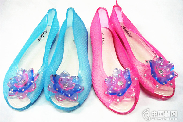 �ܽ�Ь�������г�����������