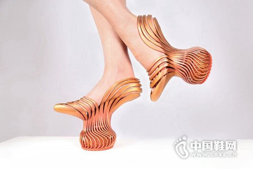 ����Ь������Щϥ�Ǻͱ������������Ҳ��������