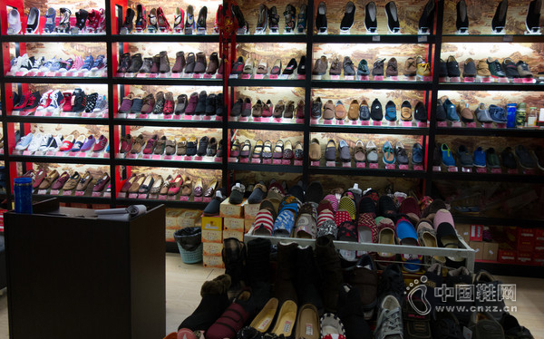 �̳��˶�Ь��