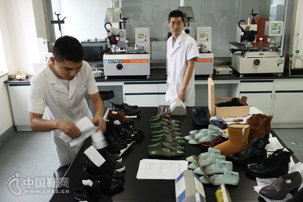 �Ĵ����뾳������߾ּ��������ʼ�Ա���ڼ��ɶ����ŮЬ