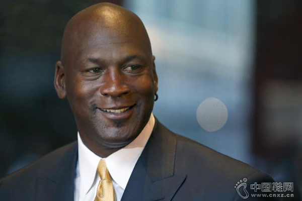 �ǵ�����Ь��