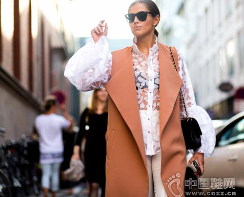 ���ĳ���ʾ�����������İٱ����