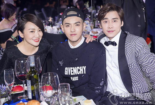 ���ݡ����ෲ�����׷�