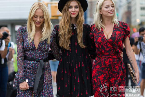 ����װ����˫������