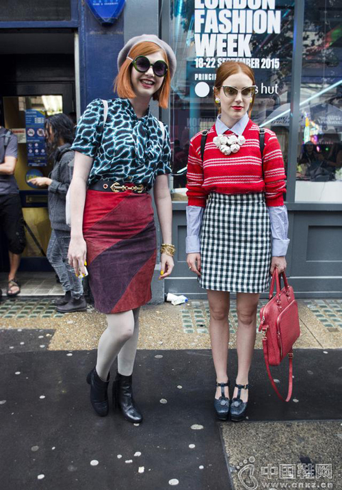 ����װ����˫������