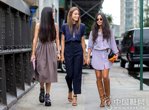 ����װ����˫������