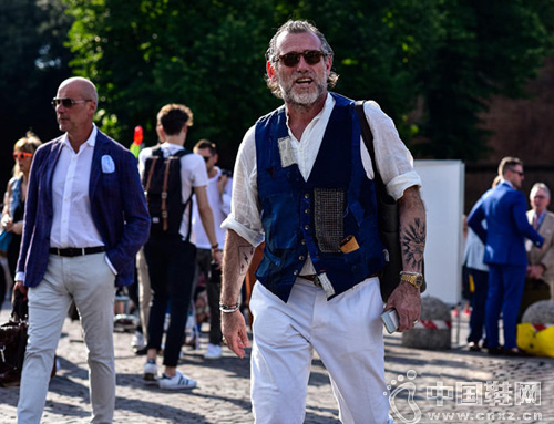 ���Ļ����˵ġ���ؤװ��