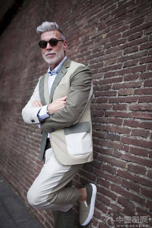 ���Ļ����˵ġ���ؤװ��