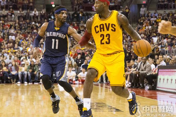 �ղ��ʡ�ղķ˹�Ͻ� Nike LeBron 13 PE ��սѥ