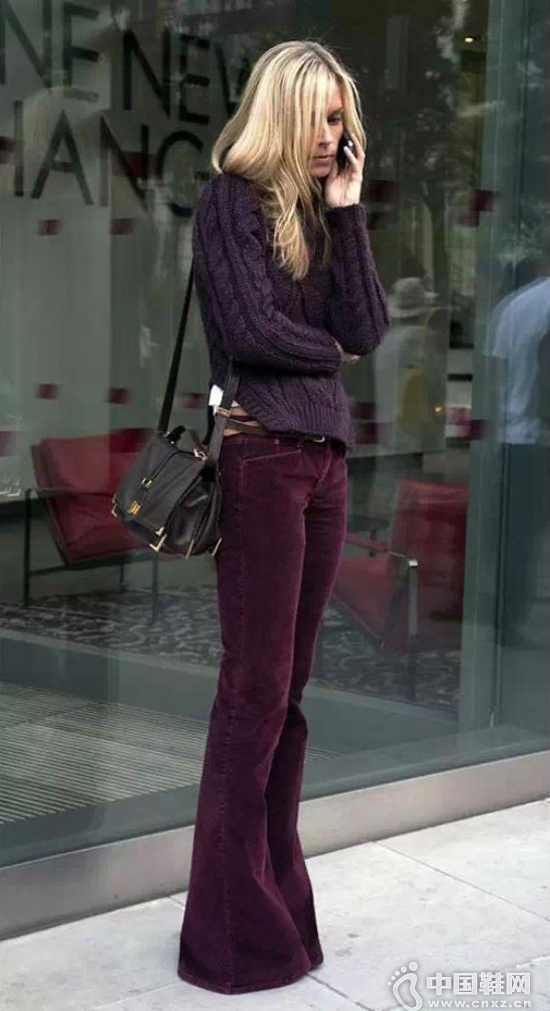 ���ĳ���ʾ���λ���ɫ����