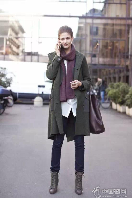 ���ĳ���ʾ���λ���ɫ����