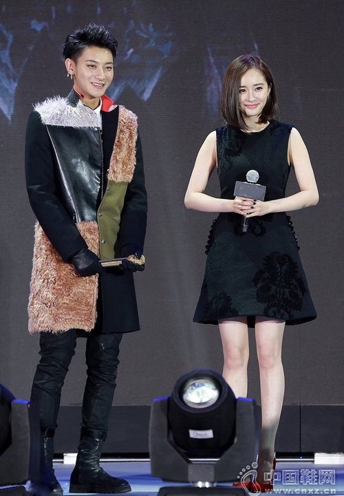 ���ݡ������