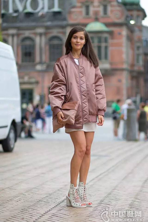 �����������׶���֪���Լ��жೱ��