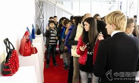 չ������