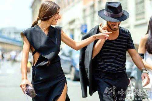 ˭��˭����������װ��������������