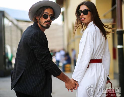 ˭��˭����������װ��������������